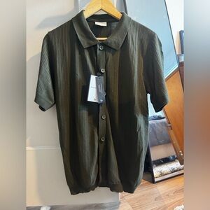 NWT Green Knit Short Sleeve Button-Up Shirt
